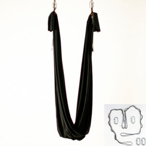 columpio negro con daisy