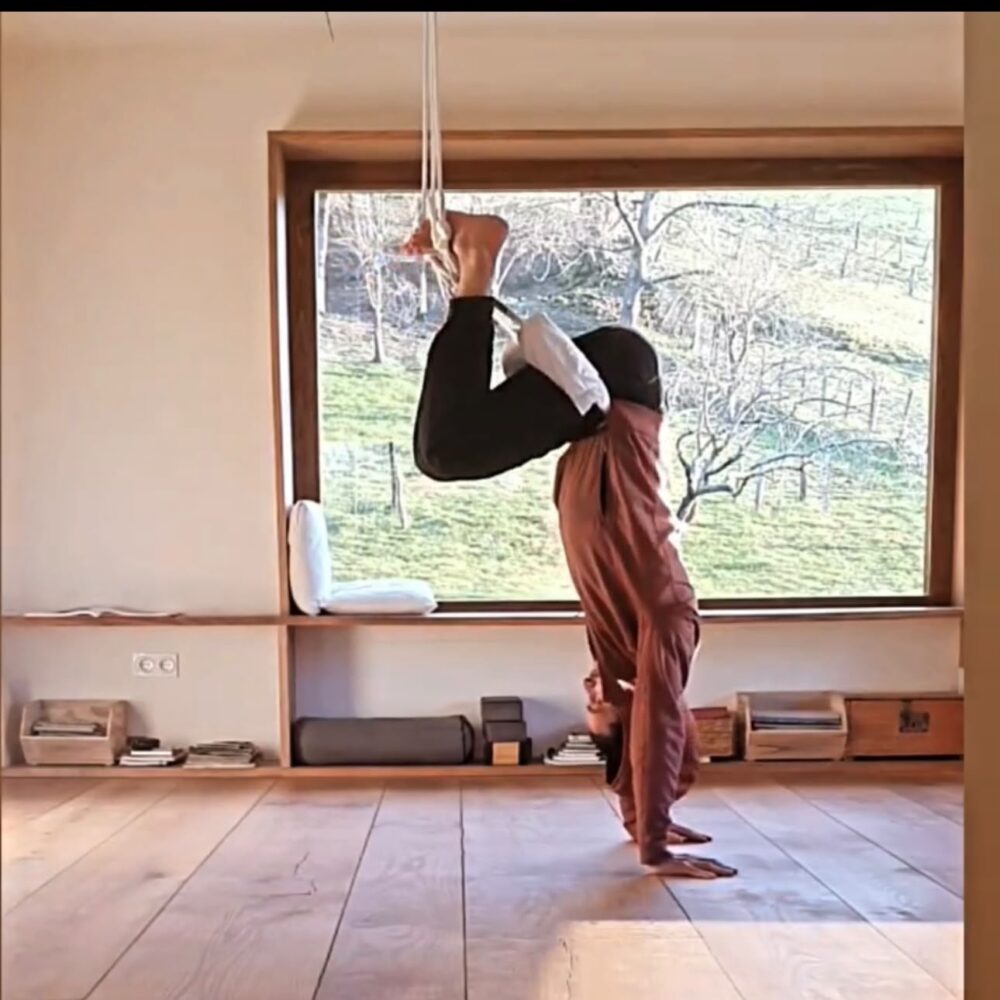 Adjustable Soft Bungee Hammock for Yoga, Mobility and Calisthenics - Image 12